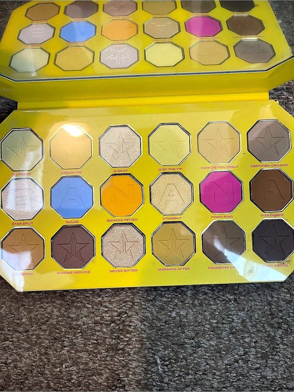 Banana Fetish Eyeshadow Palette in Yellow NWT